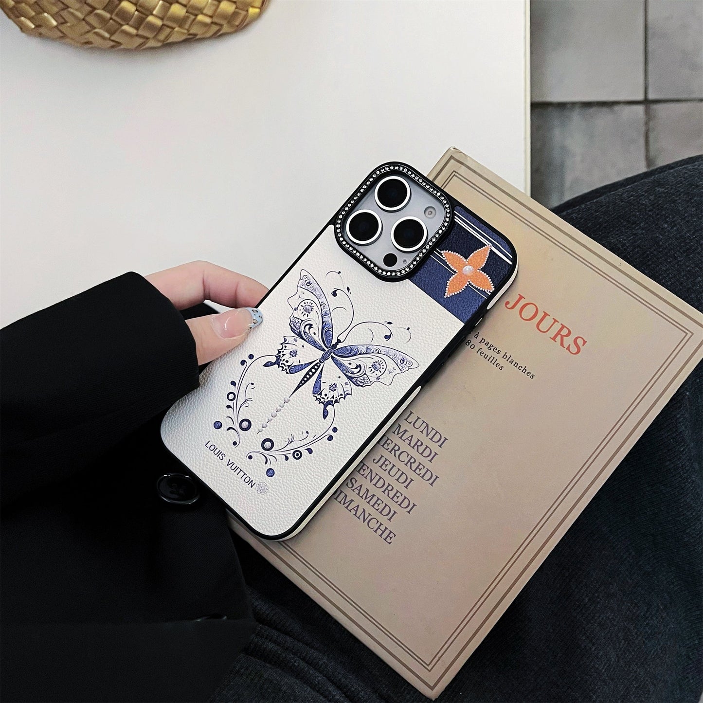 LV Elegant Butterfly Totem Apple iPhone Cover