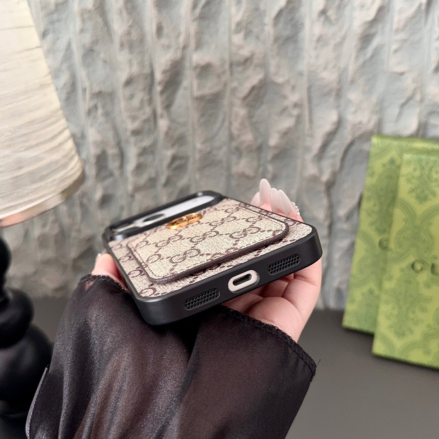 Gucci iPhone 14 – MagSafe Premium Phone Case